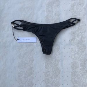 Selling a medium Coulbourne ORO bottom NWT